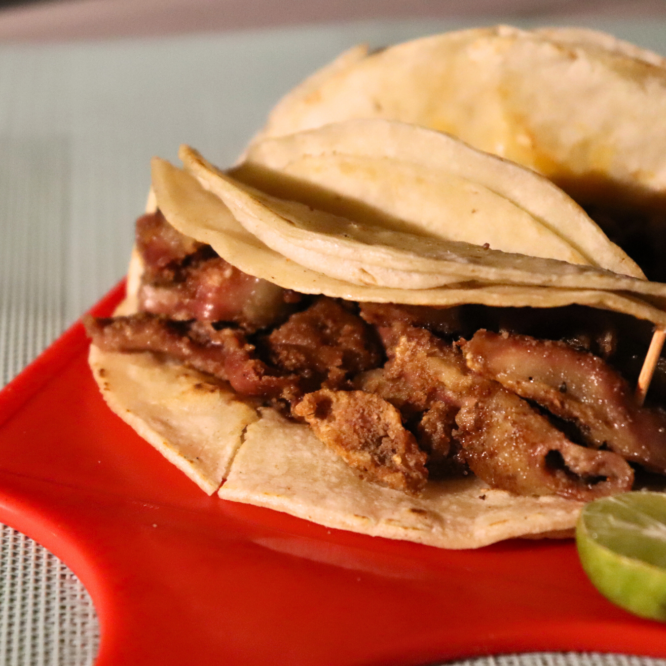 Taco de tripitas Tacos El Pariente